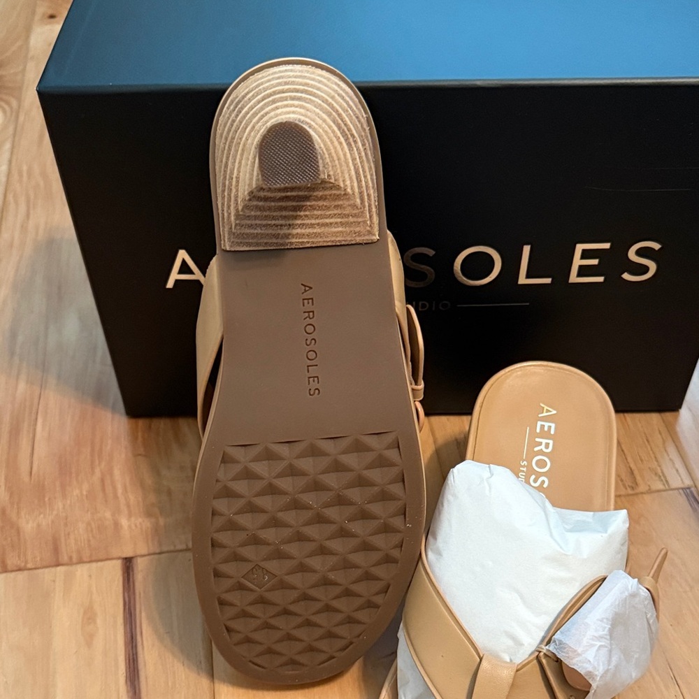 AEROSOLES Women's Cream Sandals - Picture 5 of 6